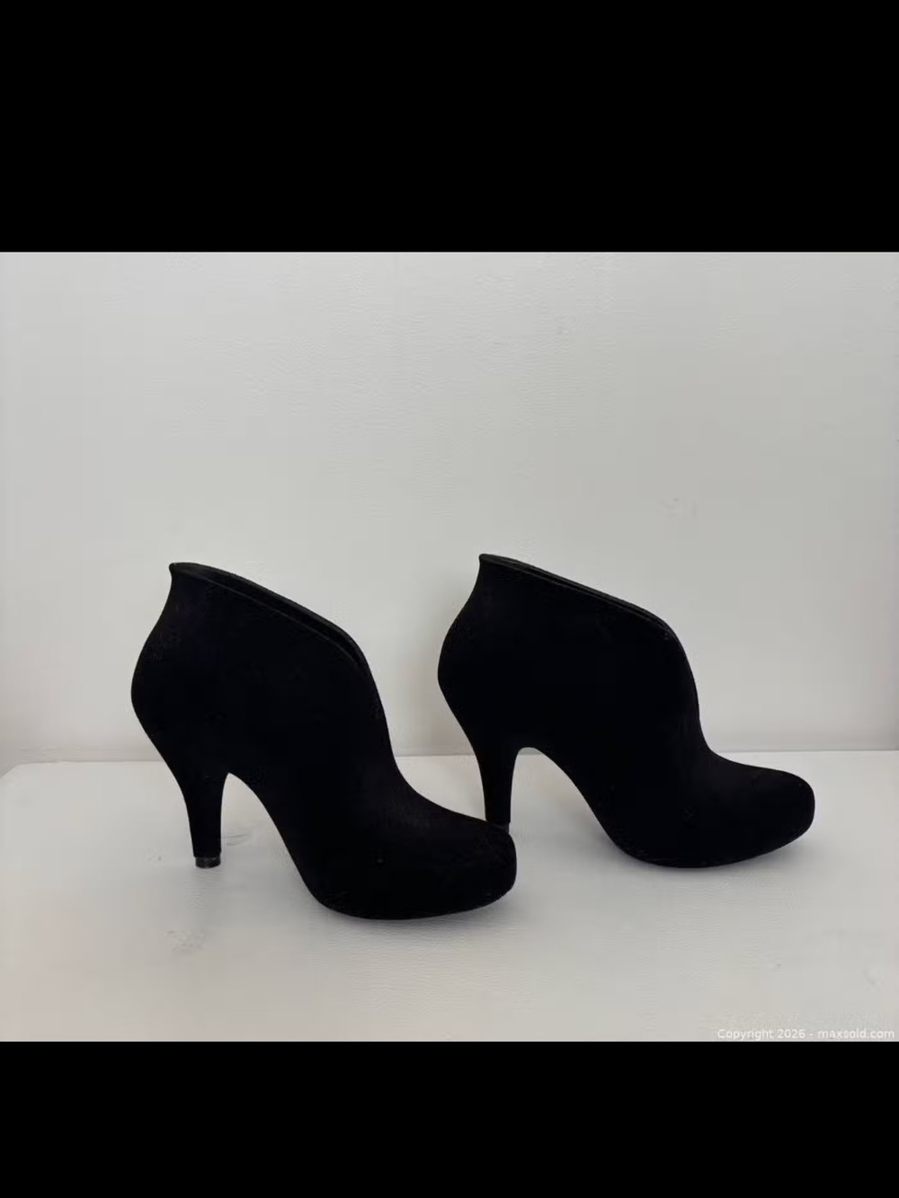 MELISSA Women's Black Suede Ankle Booties - Classic Heeled Booties
